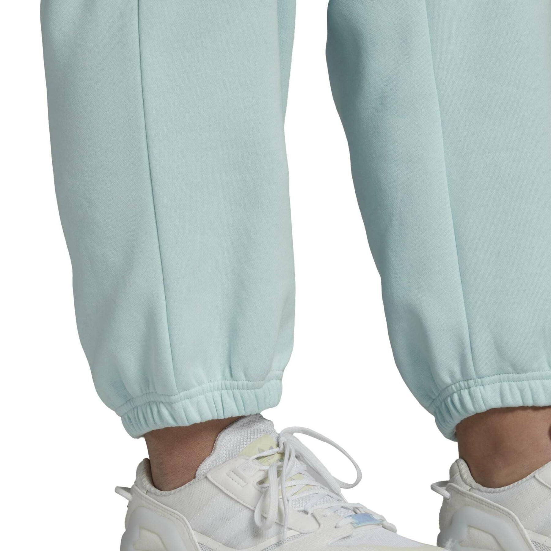 Adidas Originals Women’s Light Blue Relaxed Fit Sweatpants with fleece fabric, elastic waistband, and side pockets for comfort and style.