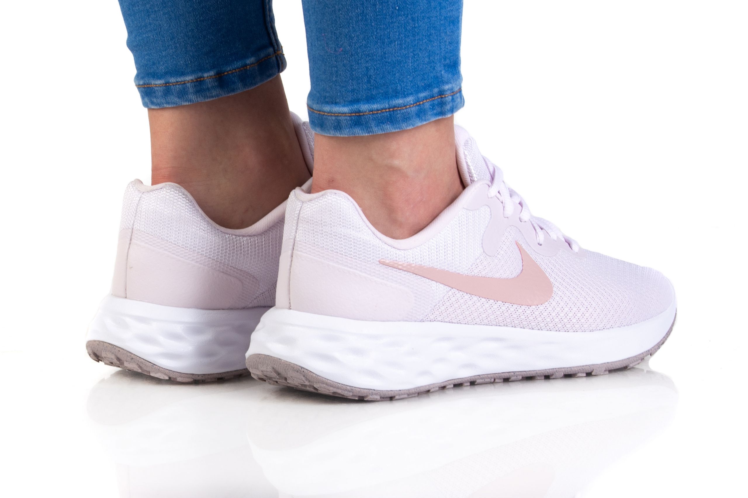 Nike Women's Pink Running Shoes - DC3729-500 - Image 4