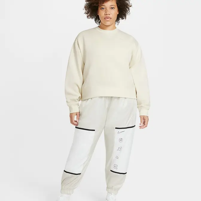 Nike Sportswear Women's Phoenix Fleece Oversized Crewneck Sweatshirt-NIKE DD2911 - Image 4