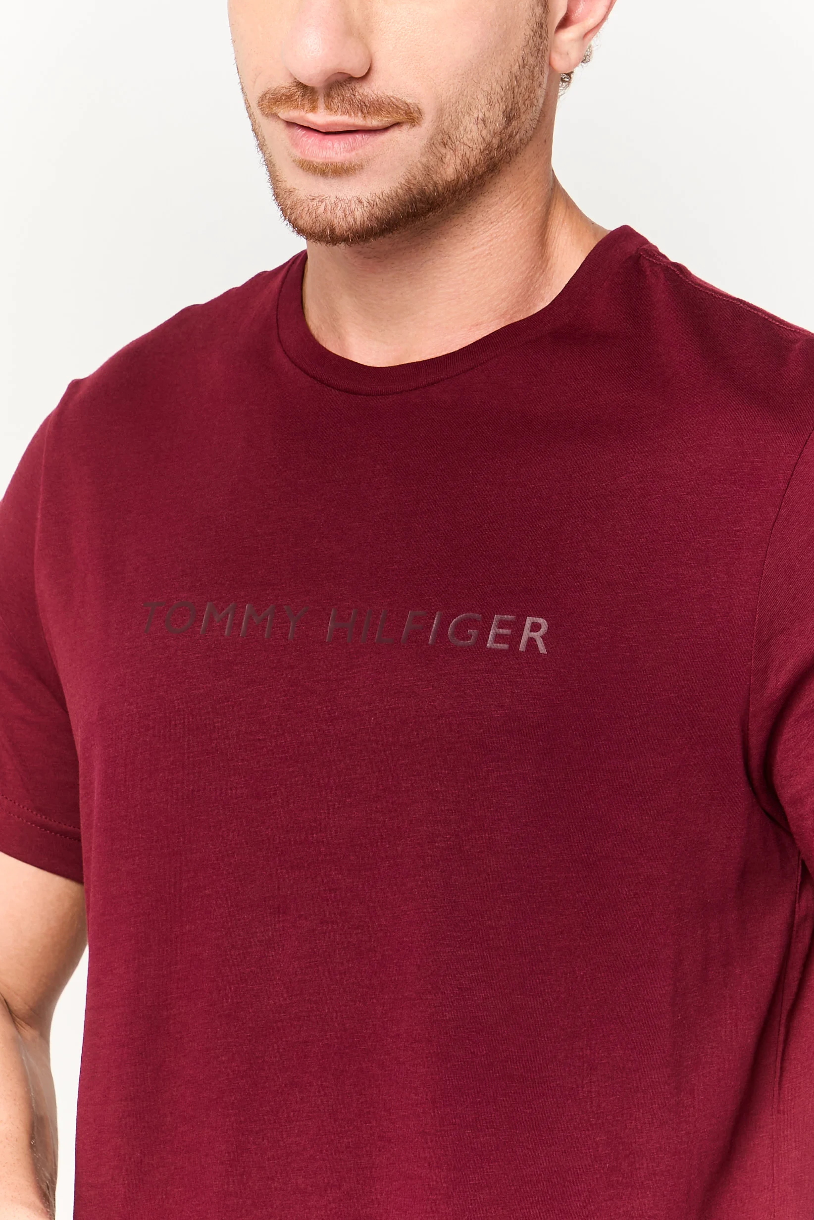 Men Crew Neck Short Sleeve Brand Logo T-Shirt, Dark Maroon - TOMMY HILFIGER 09T4536 - Image 3
